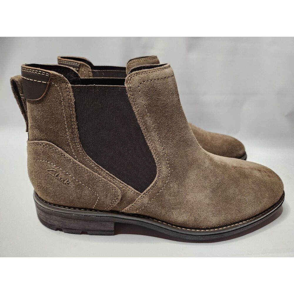 Clarks Emmet Easy Chelsea Boots Stone Suede Men’s 11